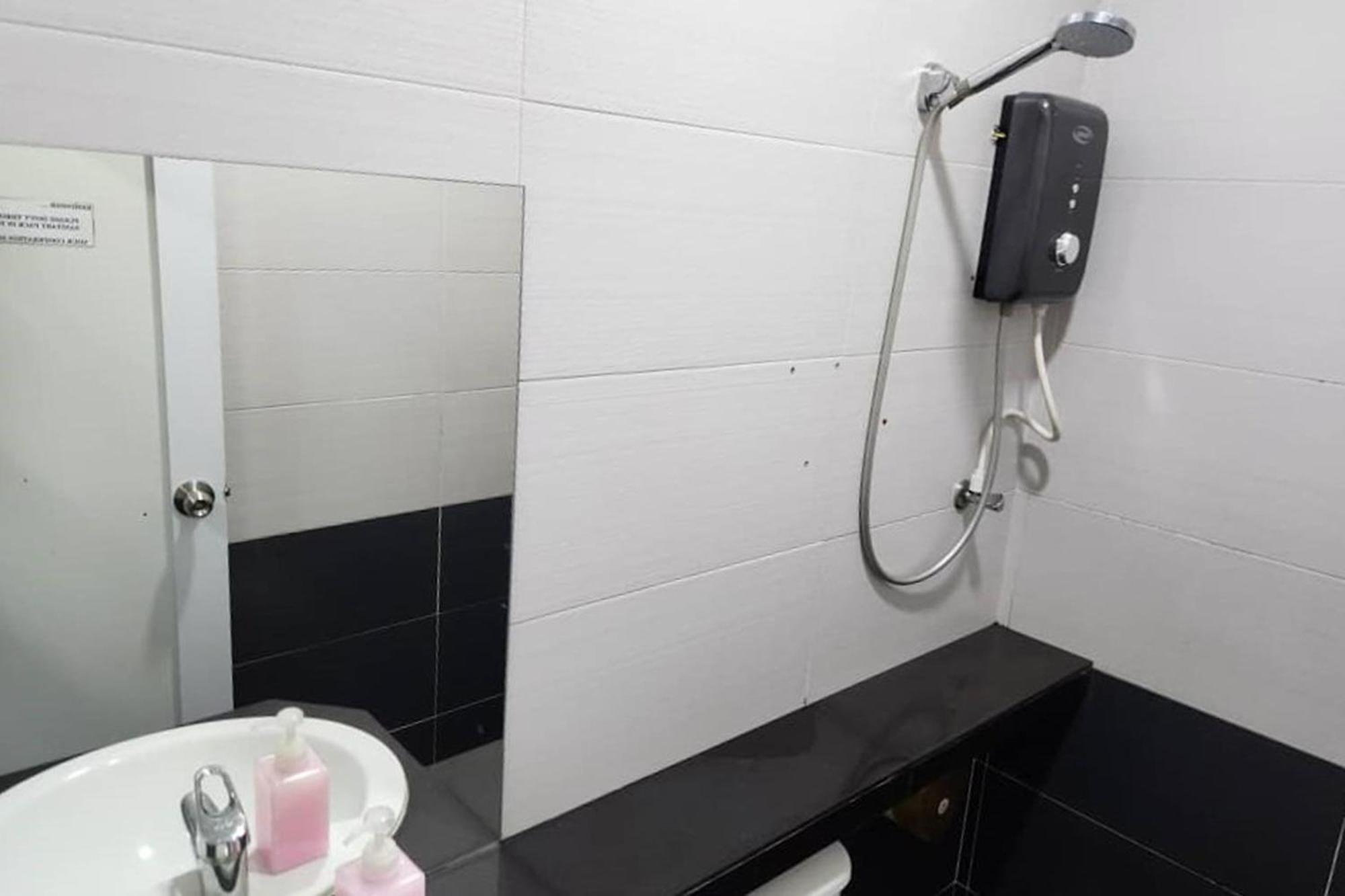 Hotel Alam Indi Johor Bahru Exterior foto